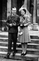 Shewan Arnold Grace wedding picture March 1944